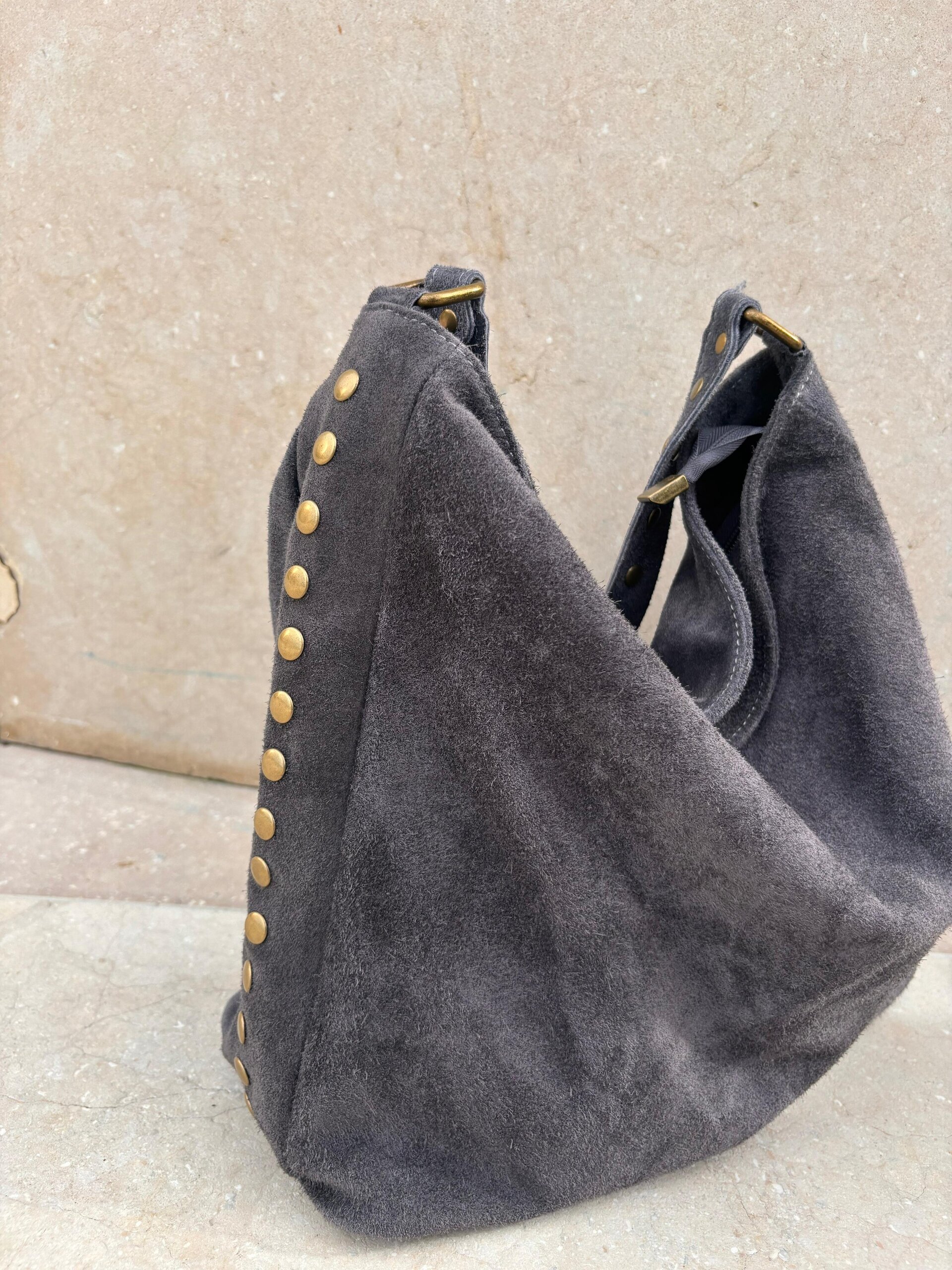 Bolso de Piel con Tachuelas Doradas - 3