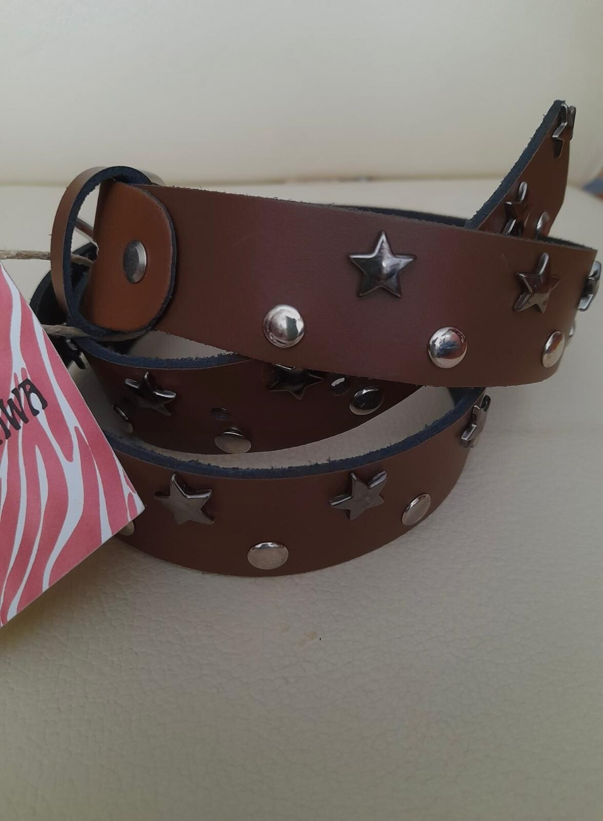 Cinturón de piel con Tachuelas de Estrella y Redondas - 1