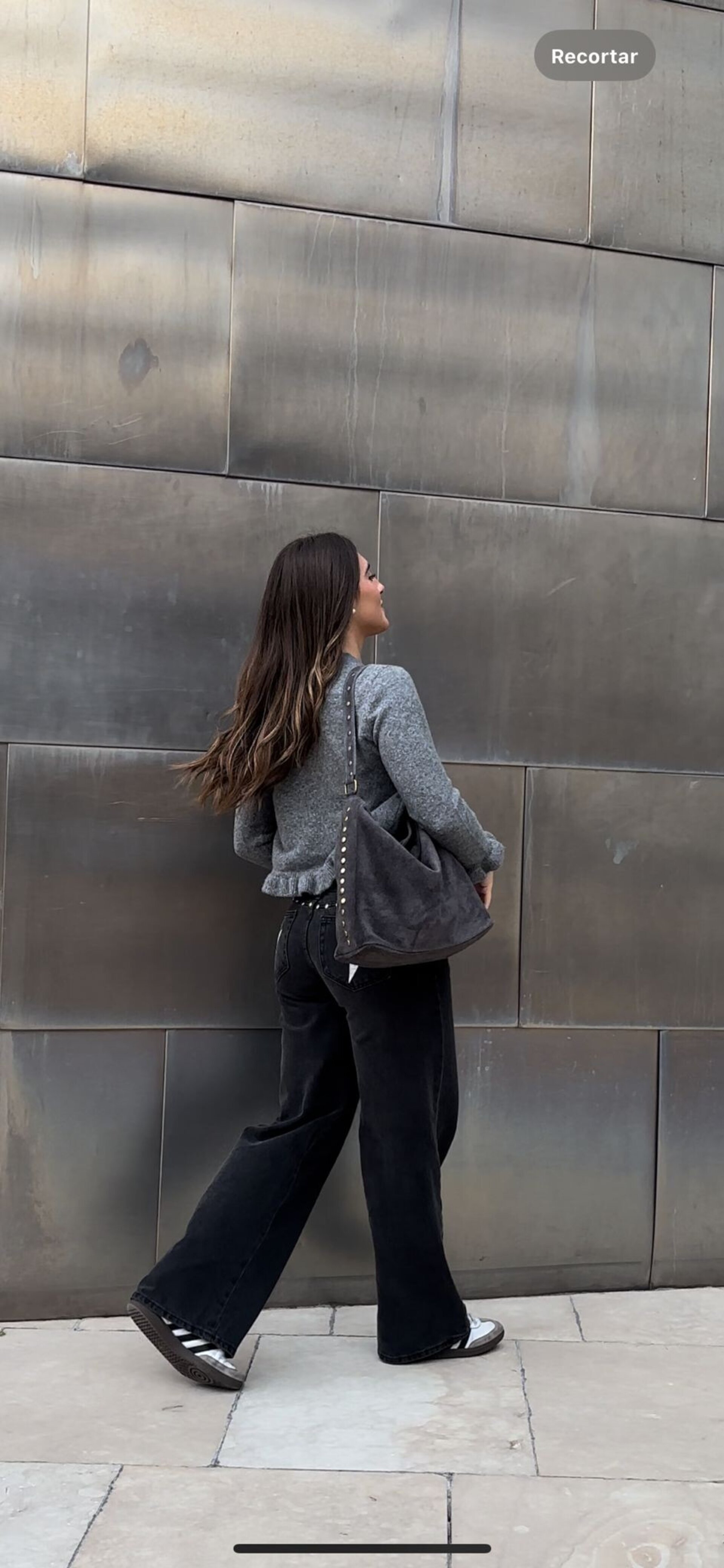 Bolso de Piel con Tachuelas Doradas - 4